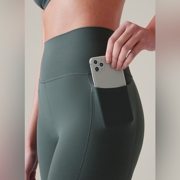 ATHLETA Transcend Stash Tight High Rise Bali Green Yoga Leggings 533673 EUC XS - Picture 4 of 12